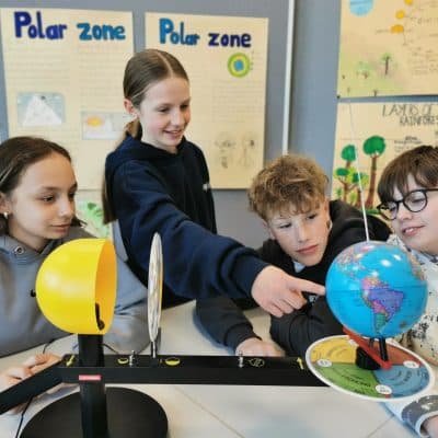 Zweisprachig durchstarten: Bardel führt bilinguale, deutsch-englische Klasse ein