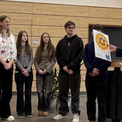 Michaelschule Papenburg erhält das Gütesiegel „Zusammen gegen Antisemitismus“