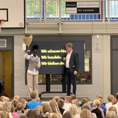 Gymnasium Marianum Meppen feiert Jubiläum: 10 Jahre „Schule ohne Rassismus – Schule mit Courage“